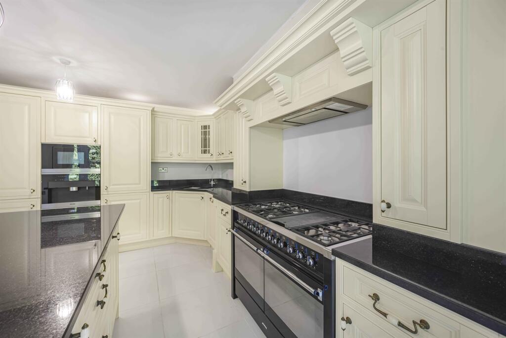 6 bedroom detached house for sale in Millway, Hale Barns, Altrincham, WA15